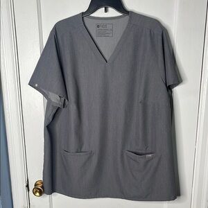 FIGS Gray 4XL Scrub Top Casma V-neck Pockets Plus Size 4X Shirt Ladies Nurse Cna